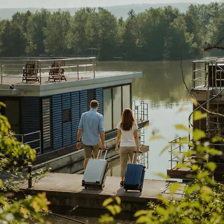 Floatinghouse Dream Boat - Lp6 بيت للعطل *